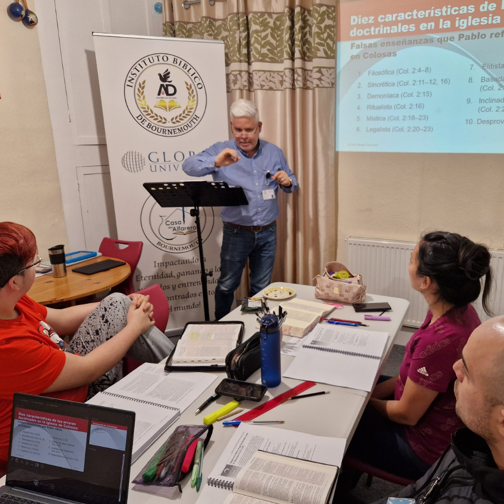 Fotografía 8 del Instituto Bíblico — actividad de estudio y comunidad